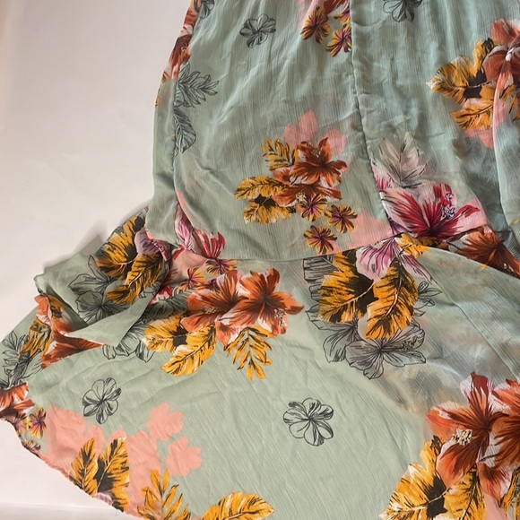 Womens EXPRESS XS stretchy  Long flowy tier floral maxi Perfect for fall - Picture 8 of 9